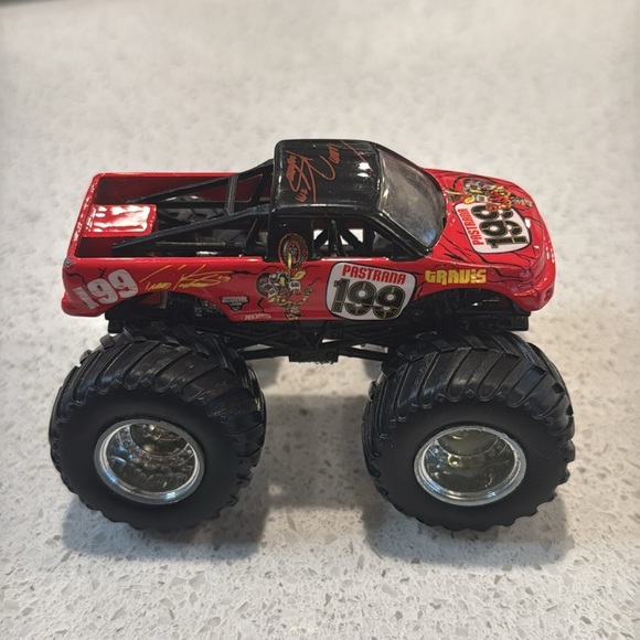 Hot Wheels Monster Jam - Travis Pastrana 199 - Circuit Crashers - Picture 2 of 8